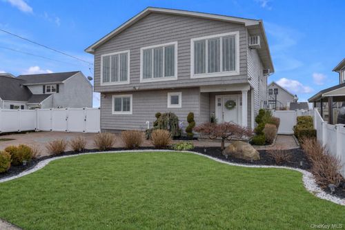 134 W Lido Promenade, Lindenhurst, NY, 11757-6613 | Card Image