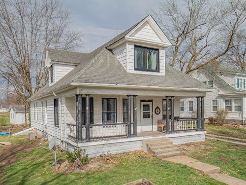 412 S Center St, Shelbina, MO, 63468-1404 | Card Image