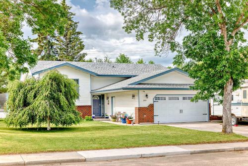 5213 59th Ave, Ponoka, AB, T4J1G2 | Card Image