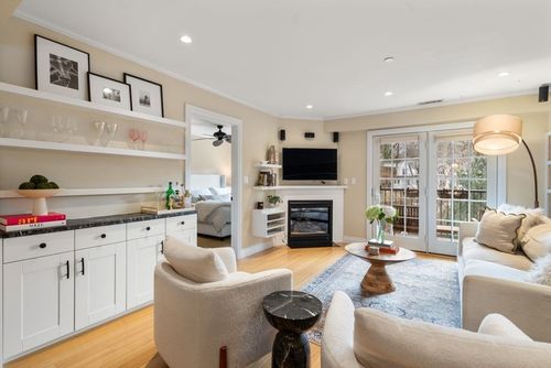 unit-4-36 Central Ave, Milton, MA, 02186-2929 | Card Image