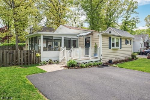 46 E Shore Rd, Lake Hopatcong, NJ, 07849-1727 | Card Image