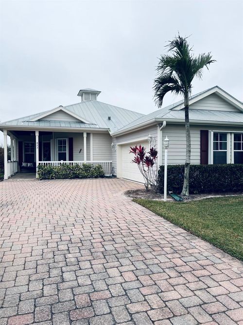423 Ne Leaping Frog Way, Port St. Lucie, FL, 34983-3505 | Card Image