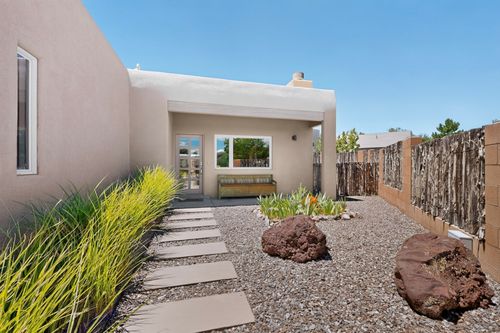 1522 Calle Redondo, Santa Fe, NM, 87505-4334 | Card Image