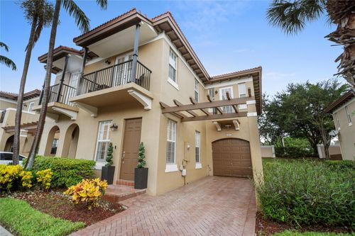 6967-6967 Julia Gardens Dr, Coconut Creek, FL, 33073-2151 | Card Image