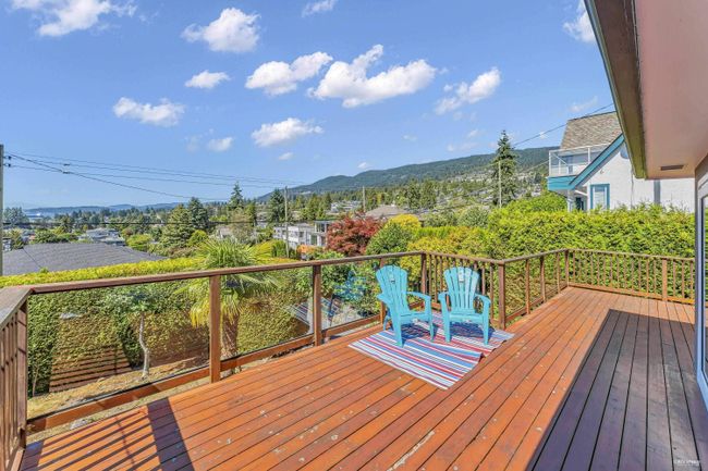 1374 21 St Street, House other with 2 bedrooms, 2 bathrooms and 3 parking in West Vancouver BC | Image 11