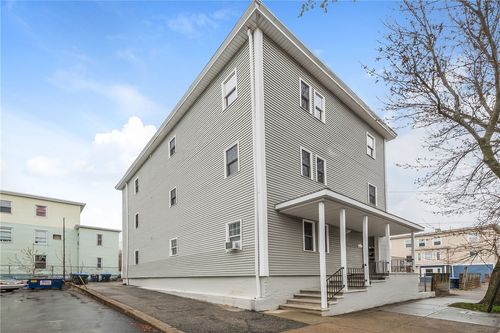 136 Almy St, Providence, RI, 02909-7521 | Card Image