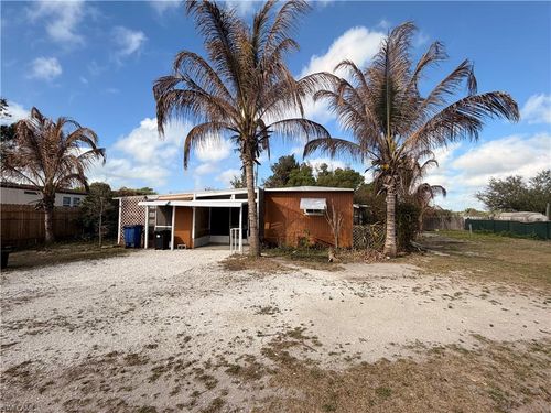 8086 Marx Dr, NORTH FORT MYERS, FL, 33917 | Card Image