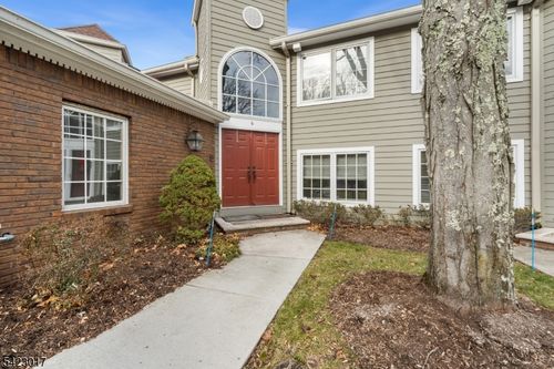 6 Fells Manor Rd, Caldwell, NJ, 07006-6126 | Card Image