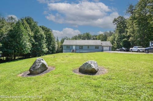 30 Salem View Dr, Waymart, PA, 18472-3015 | Card Image