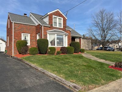 300 W Elizabeth St, House other with 3 bedrooms, 2 bathrooms and 1 parking in Neshannock Twp PA | Image 1