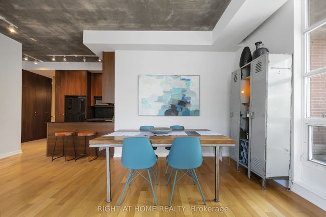 209 - 23 Brant St, Condo with 2 bedrooms, 1 bathrooms and 1 parking in Toronto ON | Image 10