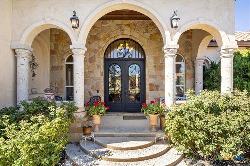 220 Gabriel Woods Dr, Georgetown, TX, 78633-1862 | Card Image