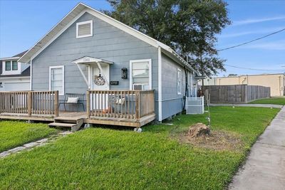 1302 Katy Ave, House other with 2 bedrooms, 1 bathrooms and null parking in Port Neches TX | Image 2