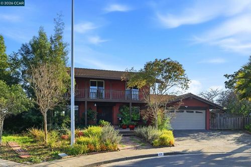 17 Corte Granada, Moraga, CA, 94556-1620 | Card Image