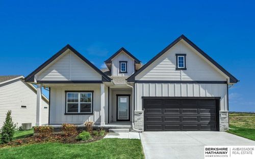 18073 Soldier St, Omaha, NE, 68136-1811 | Card Image