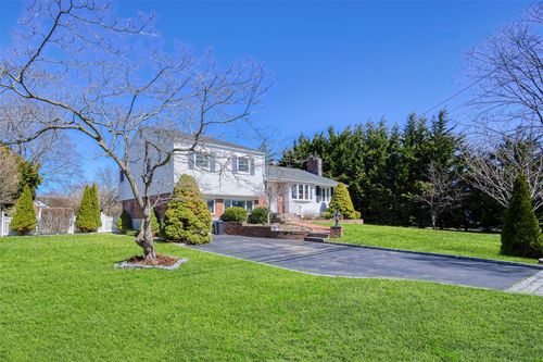 9 Tennyson Pl, Greenlawn, NY, 11740-2701 | Card Image