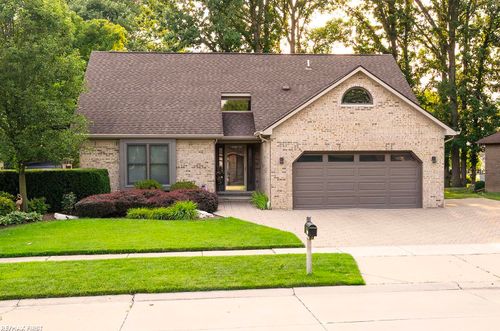 48315 Walden Road, Macomb Township, MI, 48044 | Card Image