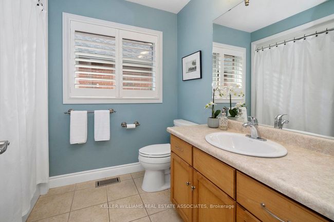 10 Meadowglen Blvd, House other with 4 bedrooms, 4 bathrooms and 2 parking in Georgetown ON | Image 35