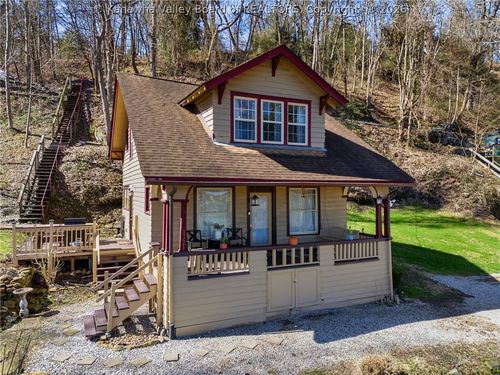 1321 Maccorkle Ave, Charleston, WV, 25314-1529 | Card Image