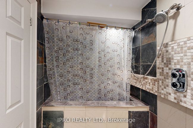 238 Royal Salisbury Way, House attached with 3 bedrooms, 2 bathrooms and 3 parking in Brampton ON | Image 38