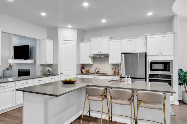 719 Wild Pecan Loop, House other with 5 bedrooms, 4 bathrooms and null parking in Buda TX | Image 7