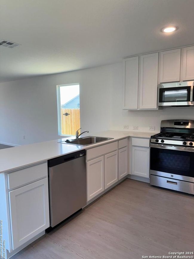 20318 Onyx Ring, House other with 4 bedrooms, 3 bathrooms and null parking in San Antonio TX | Image 4