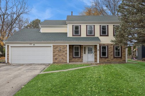 20 S Parliament Way, Mundelein, IL, 60060-3224 | Card Image