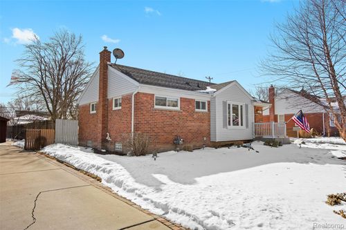 31557 Dover St, Garden City, MI, 48135-1745 | Card Image