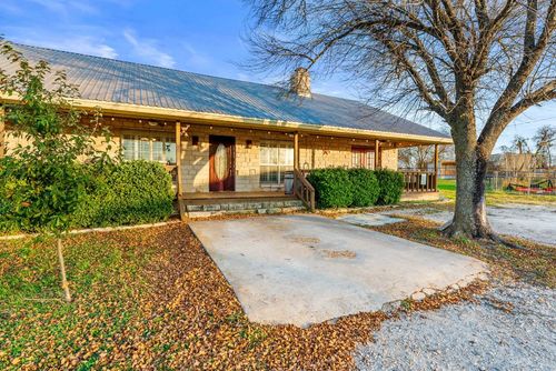 2700 Auction Barn Rd, Belton, TX, 76513-8058 | Card Image