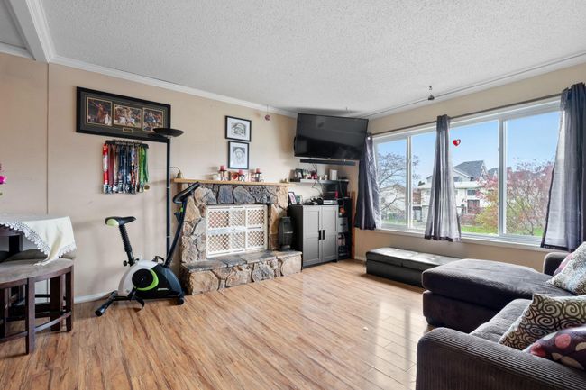 8885 Hazel Street, House other with 5 bedrooms, 2 bathrooms and 4 parking in Chilliwack BC | Image 5