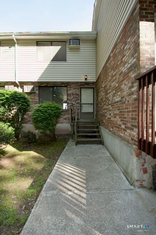 839-839 Blackstone Vlg, Meriden, CT, 06450-2417 | Card Image