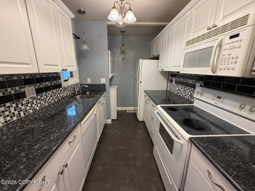 18g-7351 Huntsmen Cir, Anchorage, AK, 99518-2748 | Card Image