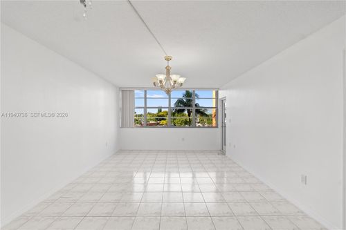 301e-1351 Ne Miami Gardens Dr, Miami, FL, 33179-4793 | Card Image