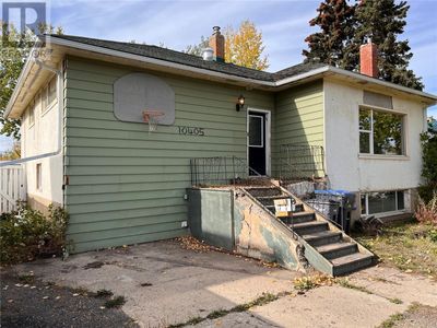 10405 13 St, House other with 4 bedrooms, 2 bathrooms and 1 parking in Dawson Creek BC | Image 2