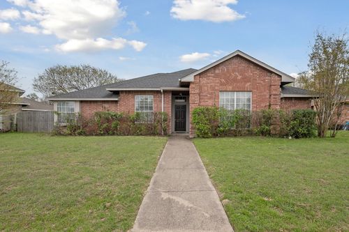 1106 Rosewood Ln, Lancaster, TX, 75146-1350 | Card Image