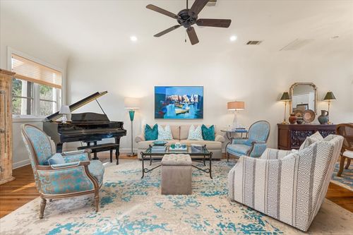 271 Casa Blanca Ave, Fort Worth, TX, 76107-7720 | Card Image