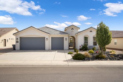 583 S Alserio Ln, St George, UT, 84770-1377 | Card Image