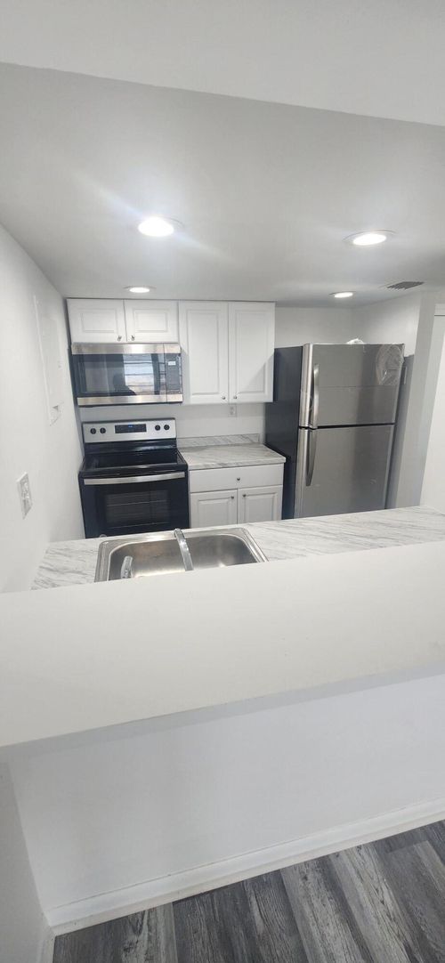 304-13390 Ne 7th Ave, North Miami, FL, 33161-7502 | Card Image