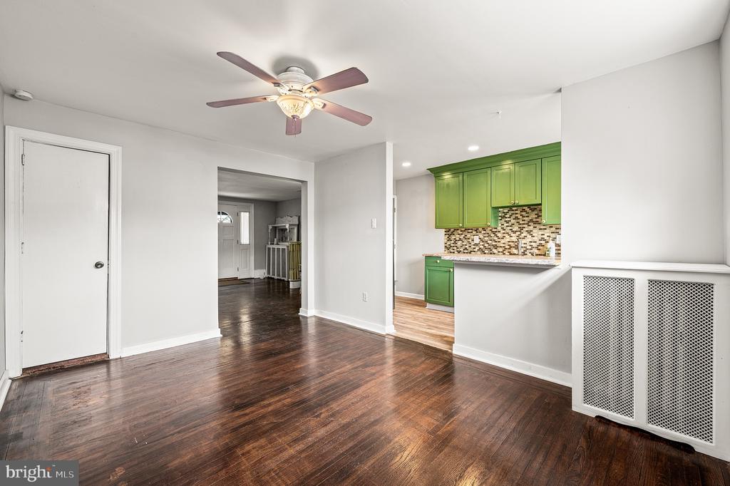 Residential in LANSDOWNE 5