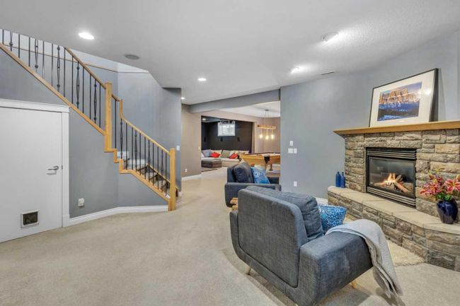 135 Valley Creek Road Nw, Home with 4 bedrooms, 3 bathrooms and 4 parking in Calgary AB | Image 34