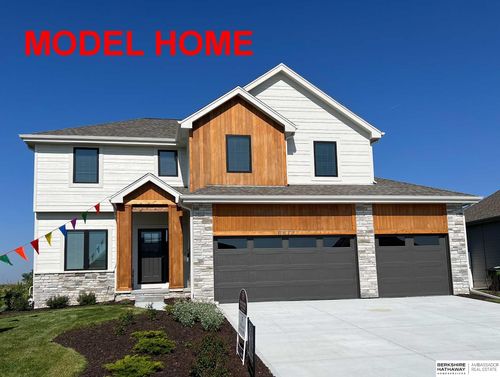 6610 S 200th Ave, Omaha, NE, 68135-3852 | Card Image