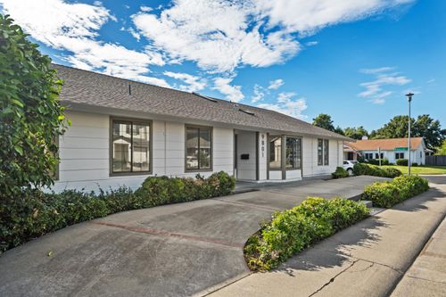 9801 Amenity Cir, Elk Grove, CA, 95624-2902 | Card Image