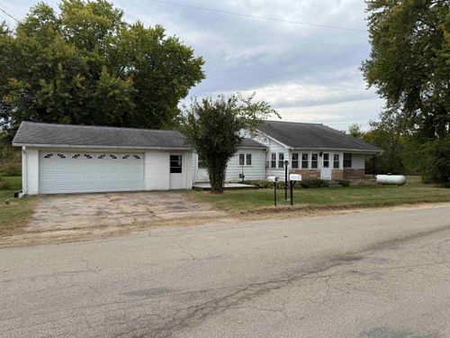 3018 W Beaver Road, Freeport, IL, 61032 | Card Image