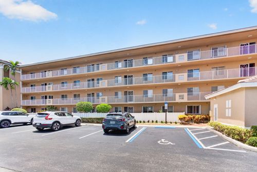 303-5746 Crystal Shores Drive, Boynton Beach, FL, 33437 | Card Image