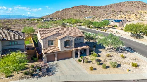 9102 W White Feather Ln, Peoria, AZ, 85383-4635 | Card Image