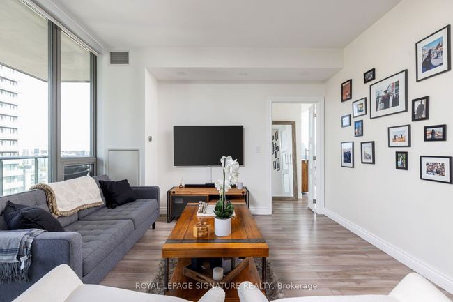 2006 - 33 Lombard St, Condo with 2 bedrooms, 2 bathrooms and 1 parking in Toronto ON | Image 10