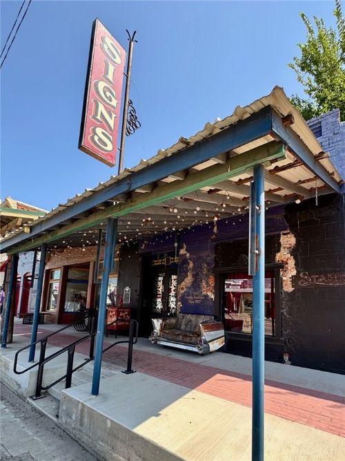 512 S Main St, Calvert, TX, 77837-5645 | Card Image