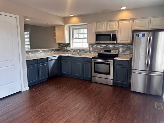 1784 W Sunstone Dr, Condo with 2 bedrooms, 3 bathrooms and null parking in Bloomington IN | Image 7