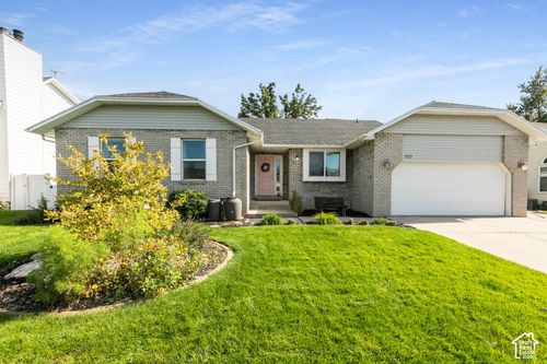 533 Valley Dr, Centerville, UT, 84014-1059 | Card Image
