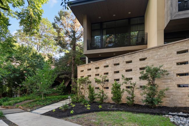 View of home's exterior | Image 33
